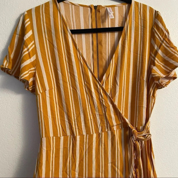 Summer yellow stripped dress - Picture 5 of 13